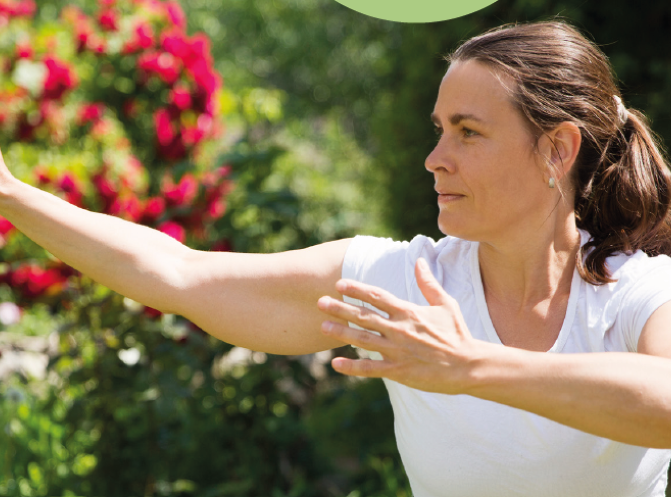 Frau macht Qigong
