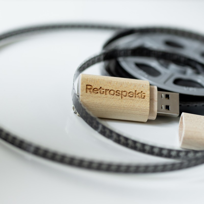 USB-Stick und Super-8-Filmrolle