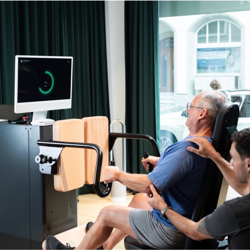 Älterer Mann beim Krafttraining